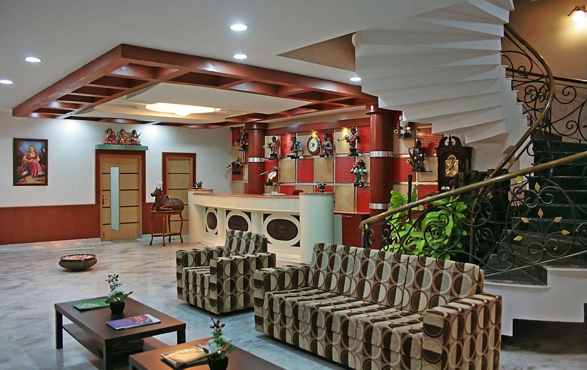 Kumararraja Palace Yelagiri Luaran gambar